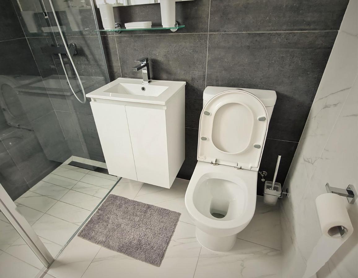 Easystay Two Bedroom Apartment Larnaca Esterno foto